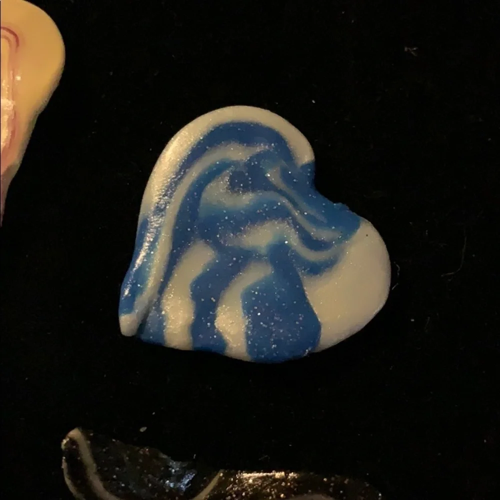 Set o/5 Polymer Handmade Art Hearts-No 2 Are Alike